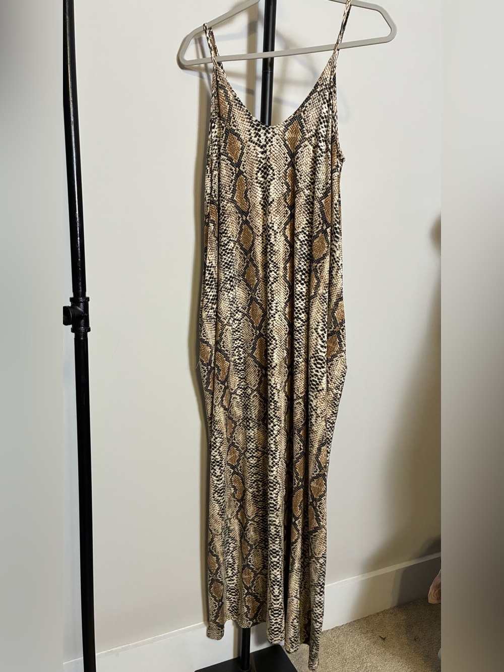 Jennaration Sleeveless Snake-Print Maxi Dress Soft Knit Cream Beige Black Medium - Picture 2 of 5
